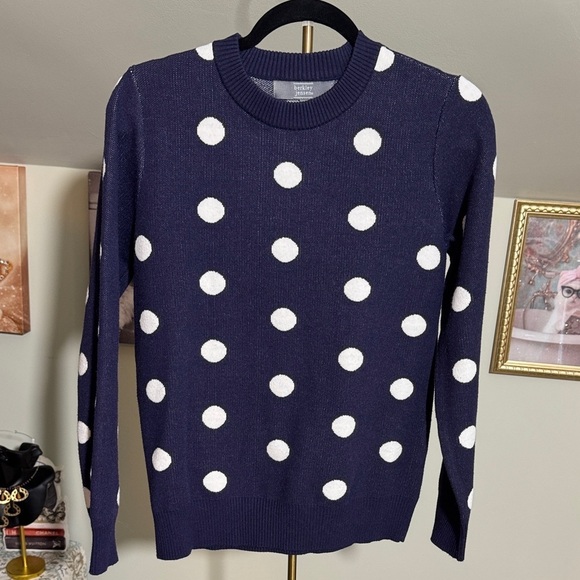 Berkley Jensen Sweaters - EUC Elegant Navy Polka Dot Sweater Great Quality and On Trend
